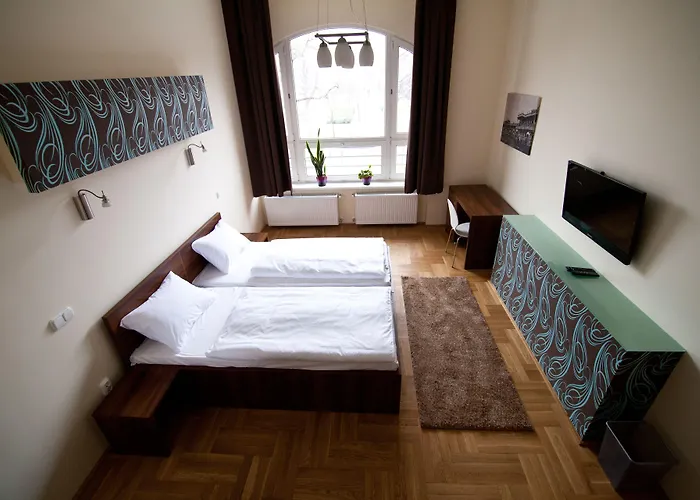 Sasone & Sas Two & Sas Ho Budapest