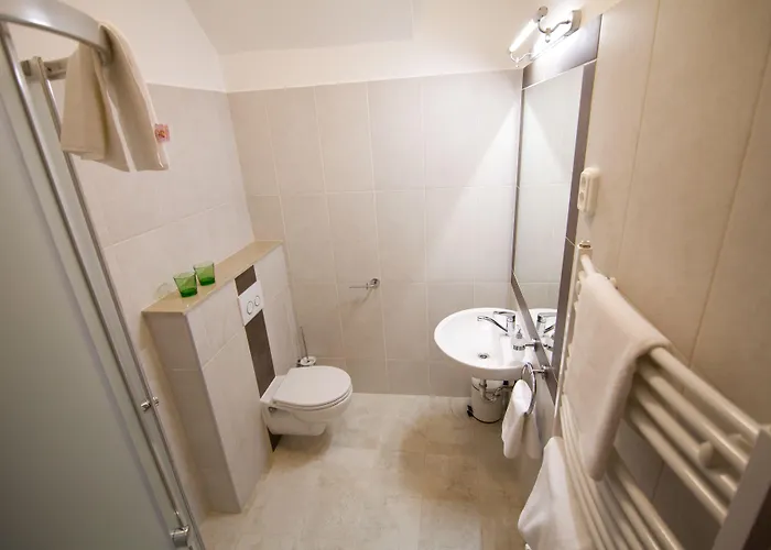 Sasone & Sas Two & Sas Ho Budapest