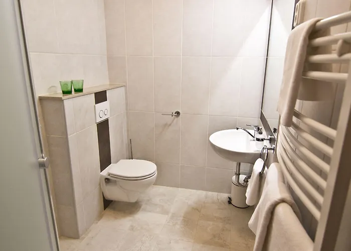 Sasone & Sas Two & Sas Ho