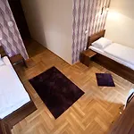 Sasone & Sas Two & Sas Ho Hotel