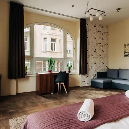 Sasone & Sas Two & Sas Ho Budapest