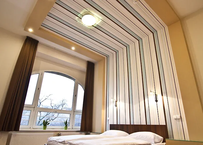 Sasone & Sas Two & Sas Ho