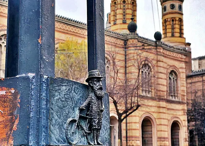 Sasone & Sas Two & Sas Ho Budapest