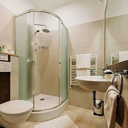 Sasone & Sas Two & Sas Ho 3* بودابست