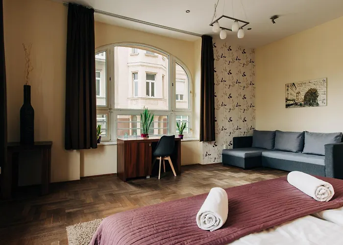 Sasone & Sas Two & Sas Ho Budapest